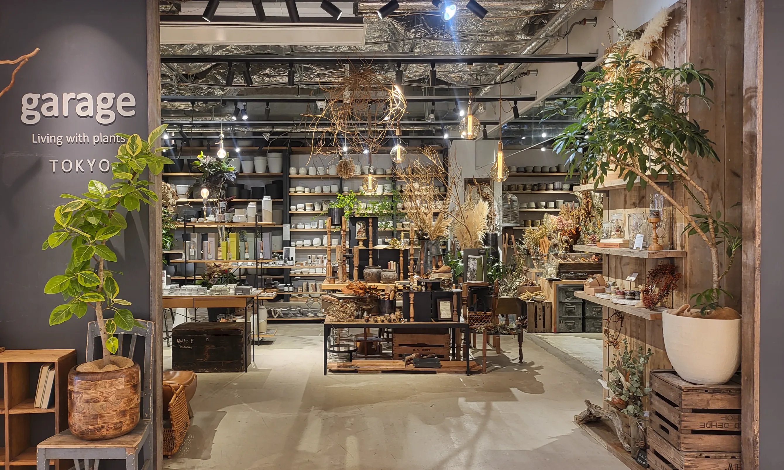 garage TOKYO 丸ビル店／丸ビル 4F