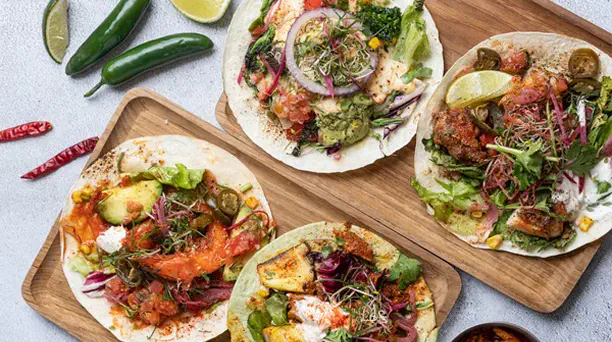 Molé TAQUERIA Y BAR
