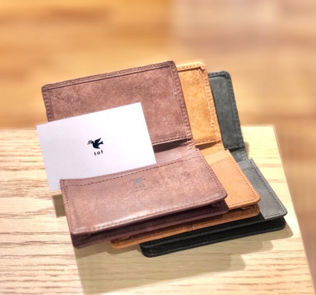pueblo leather card case
