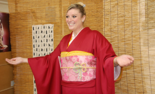 Marunouchi in Kimono 2