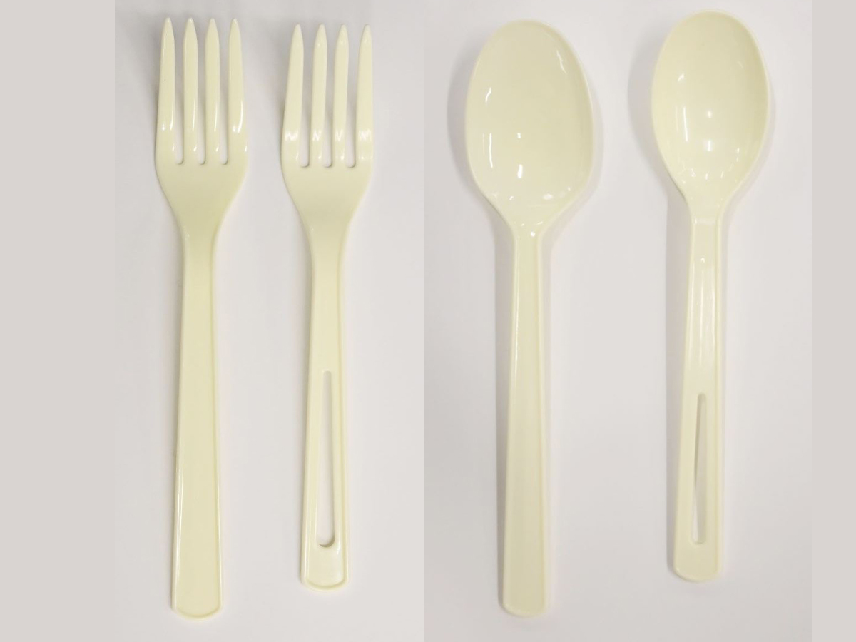 LAWSON Marunouchi Park Bldg. Spoons and forks that use less plastic
