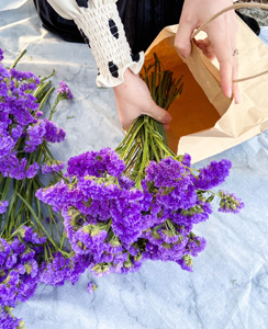 フラワーインスタレーション 時と場所を変え 何度も花を再生させるプロジェクト 開催 Marunouchi Com
