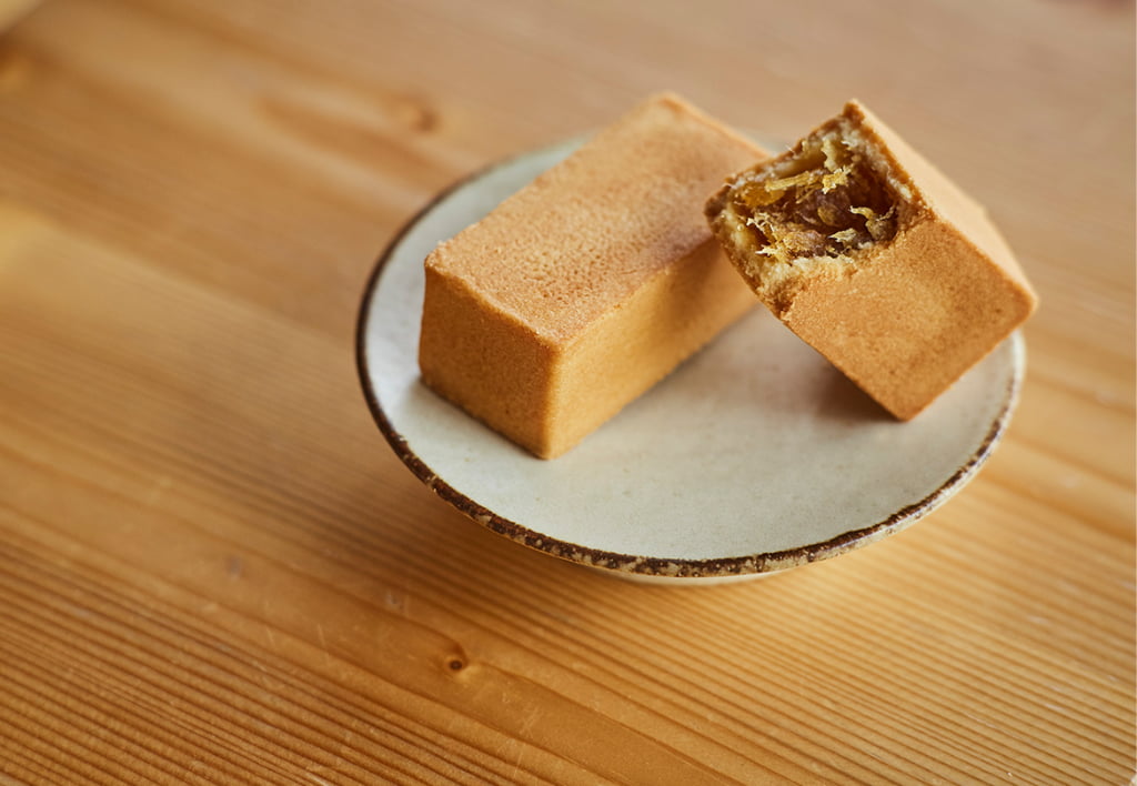 Marunouchi store limited set of 12 pieces (6 pineapple cakes + 6 apple cakes)